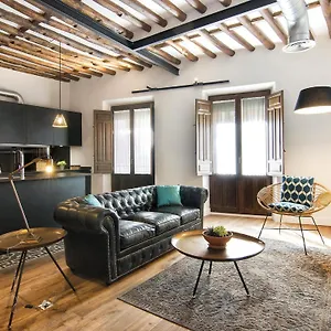 https://santa-paula-cozy-elegant-in-the-heart-of-granada.es-andalucia.com